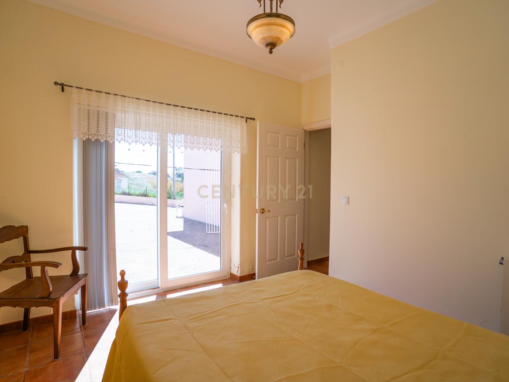 Moradia T3 convertido em T2, com anexo e armazém em Cabeça Alta, Carvalhal Benfeito – Caldas da Rainha - Image 18