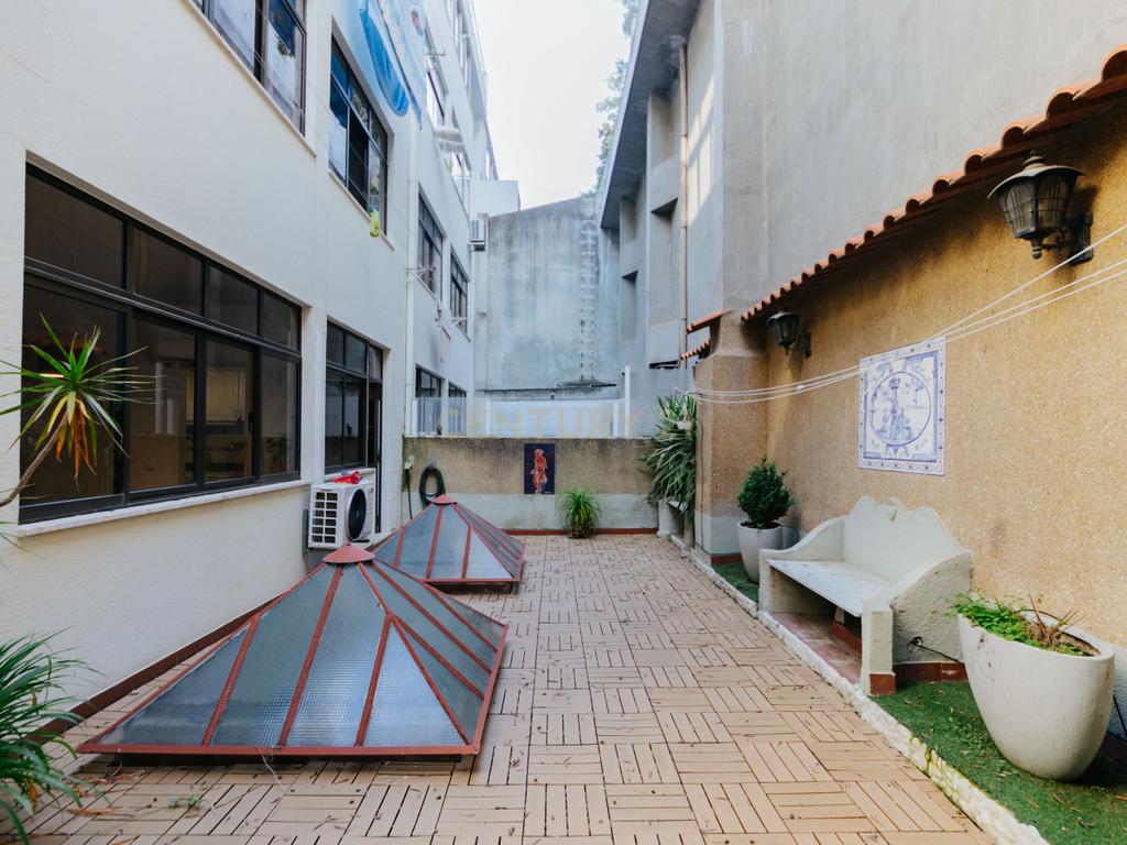 T2+1 com Terraço de 50m², Estacionamento e Localização Premium na Graça / Penha de França - Image 11