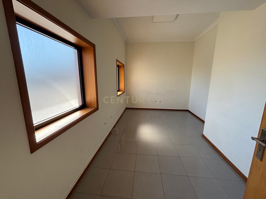 Loja/ Escritorio - Centro Paredes - Image 5