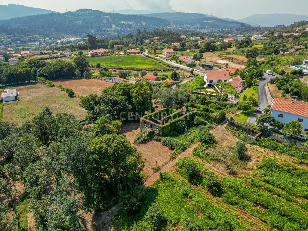 Quinta para reconstrução , em Anais, em Ponte de Lima – a vila mais antiga de Portugal. - Image 2