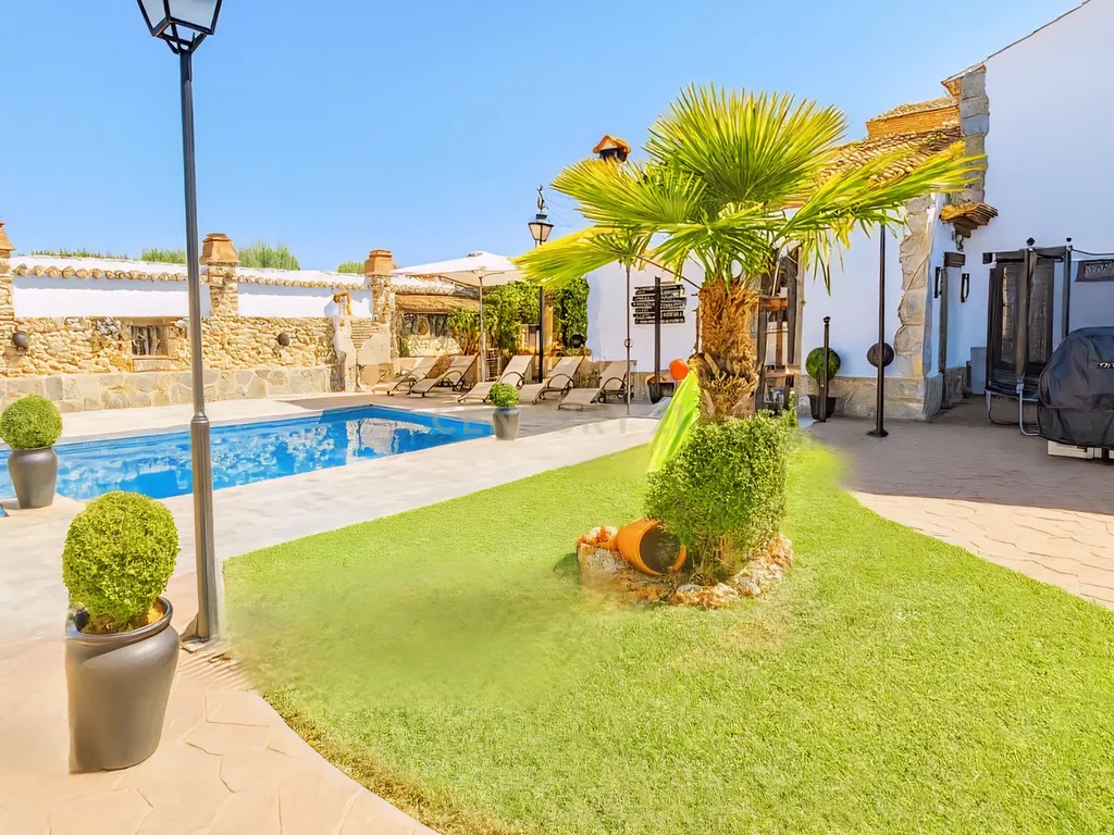 Exclusiva Propriedade Boutique com 3 Apartamentos Independentes, Piscina e Jardim Privado perto de Ronda – Elevada Rentabilidade Turística - Image 23
