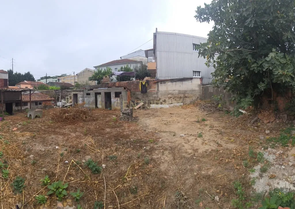 Terreno com Ruína em Rio Tinto – Excelente Oportunidade de Investimento! - Image 9