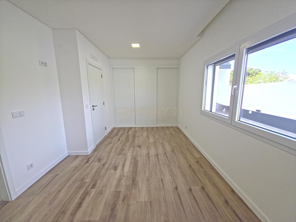 Moradia Nova T4 - Lourinhã - Image 14