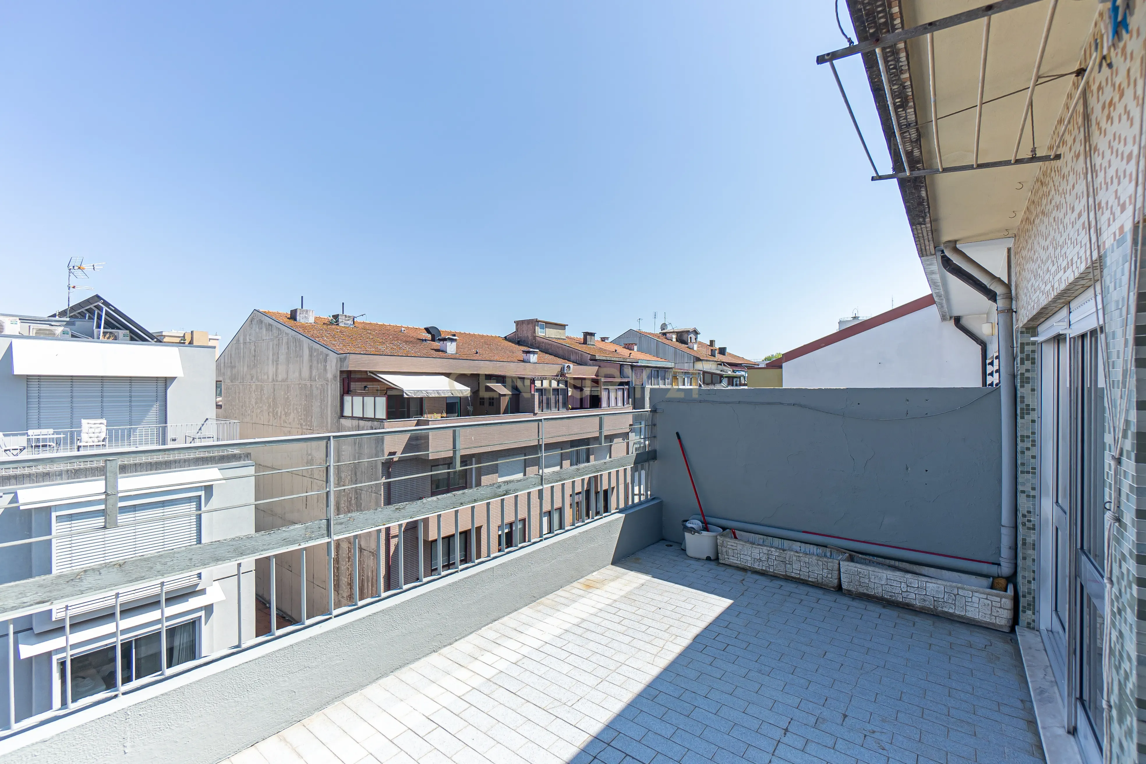 Fotografia 11 de Apartamento T2+1 com Terraço na Prestigiada Rua da Alegria