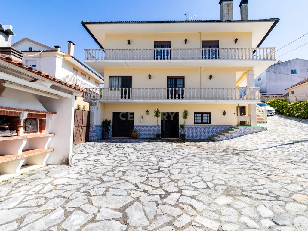 CONJUNTO MORADIA, 4 APARTAMENTOS E PAVILHÃO - Image 58