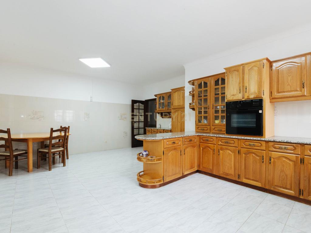 Moradia para Arrendamento — Conforto e Tranquilidade - Image 3