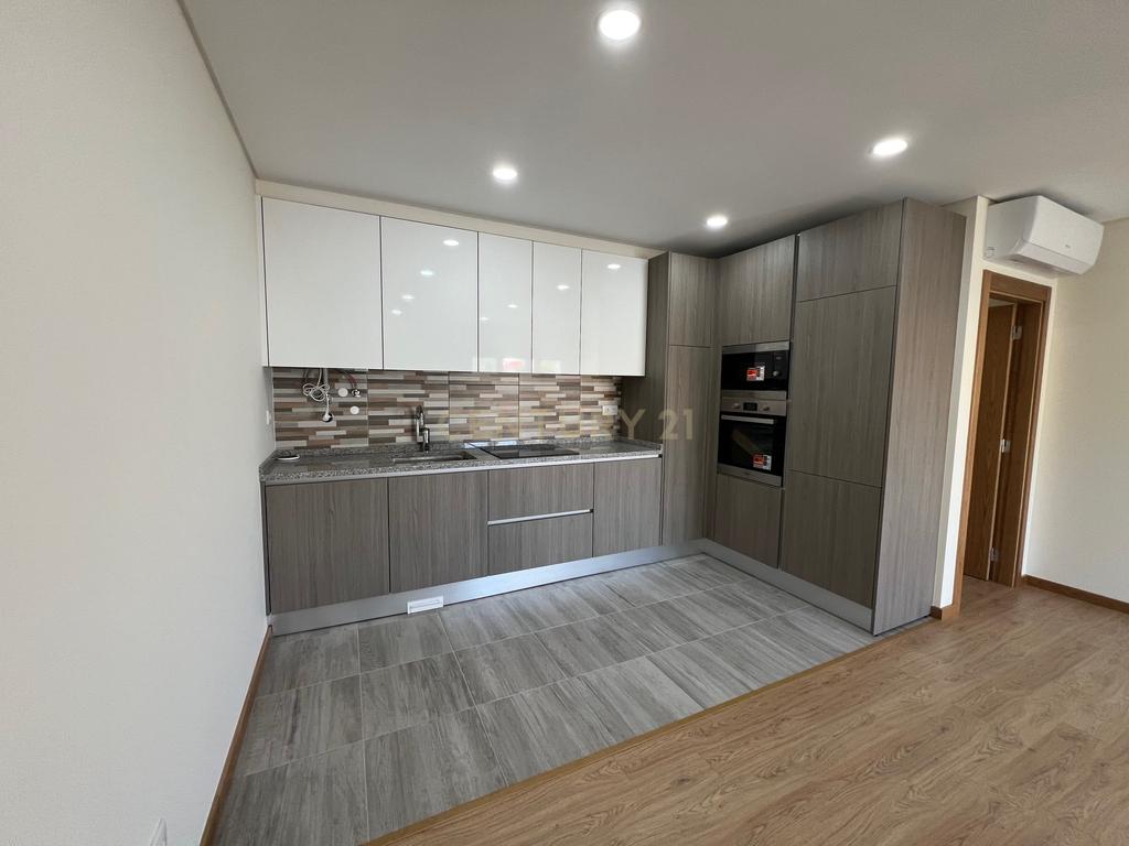 Apartamento T2 NOVO para arrendamento - Image 5