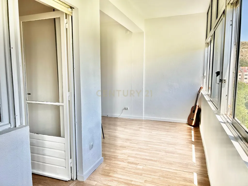 Apartamento T1 para Arrendamento – Costa da Caparica (5 min da Praia) - Image 11