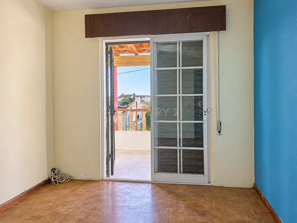 Moradia T3 com garagem, terraço e quintal em Vendas de Azeitão - Image 23