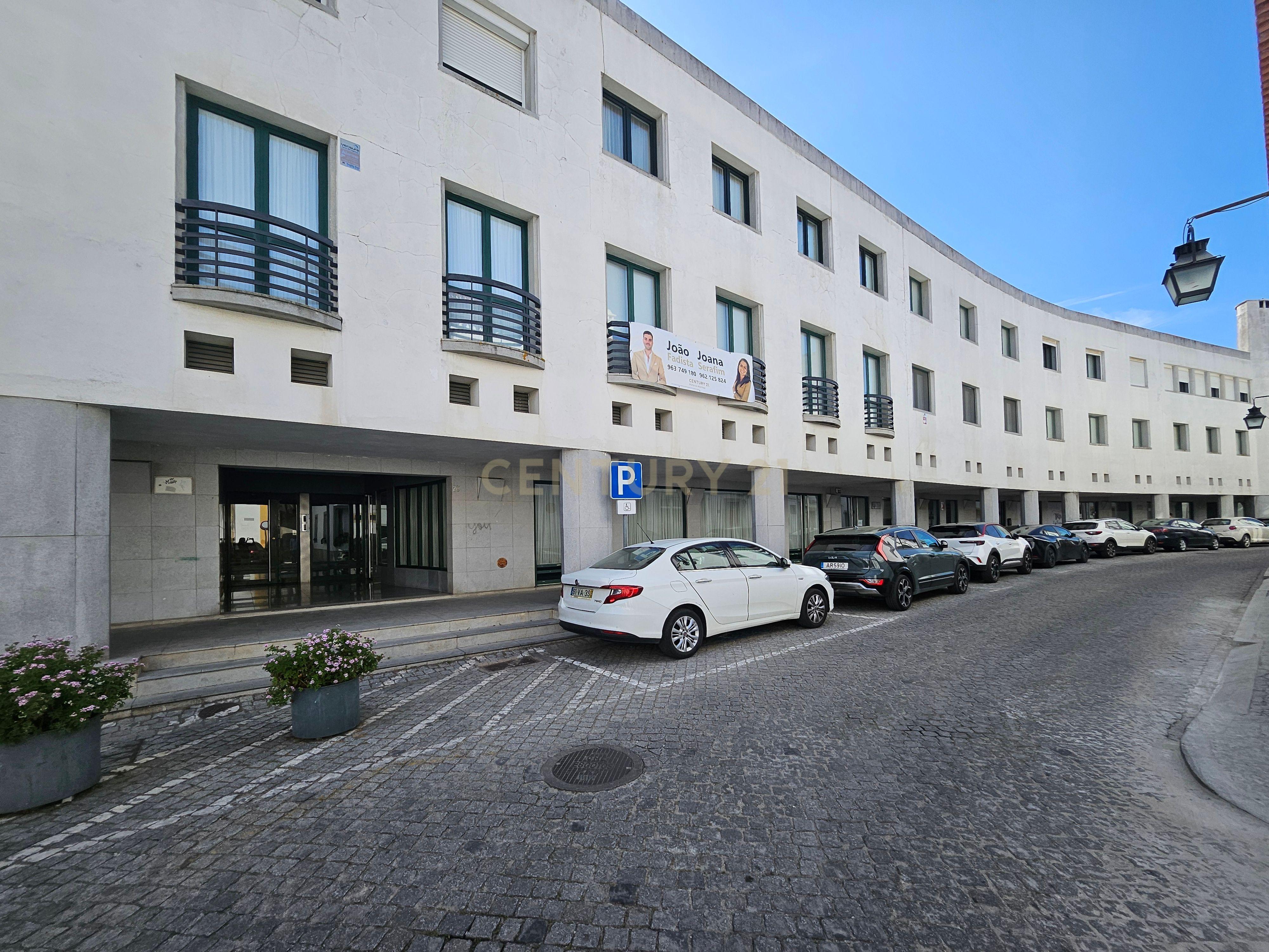 Apartamento T3 com terraço e garagem Condomínio Santa Catarina, Centro Histórico de Évora - Image 25