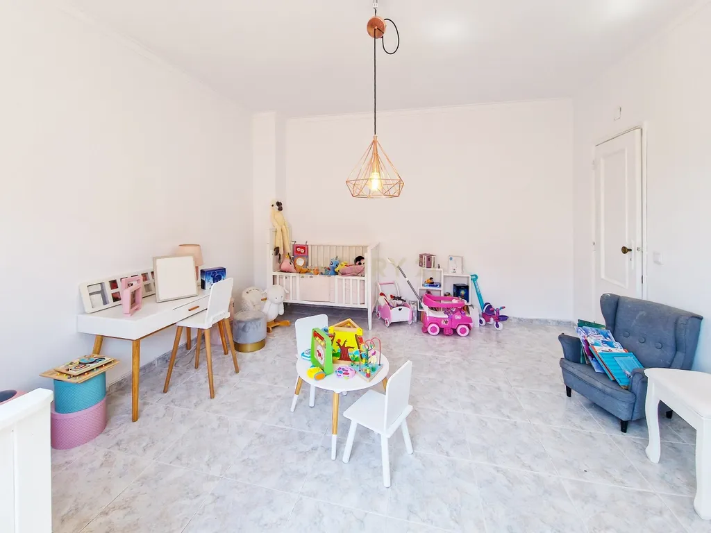 Moradia isolada de 6 assoalhadas com garagem - Zona tranquila - Image 23