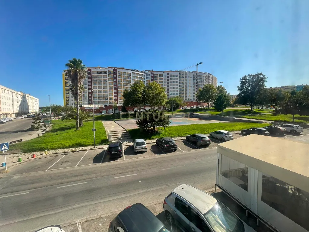 T2 Remodelado em Santa Marta do Pinhal – Corroios - Image 15