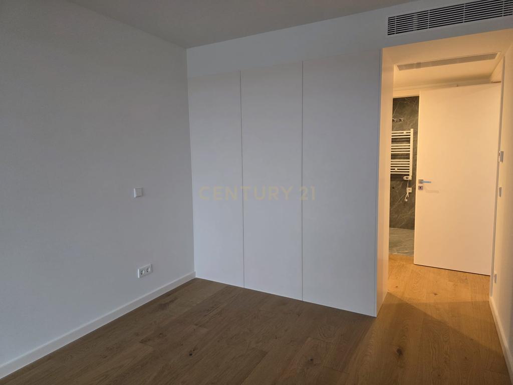 Apartamento T2 à venda na Rua José Falcão - Douro Nobilis I - Image 16