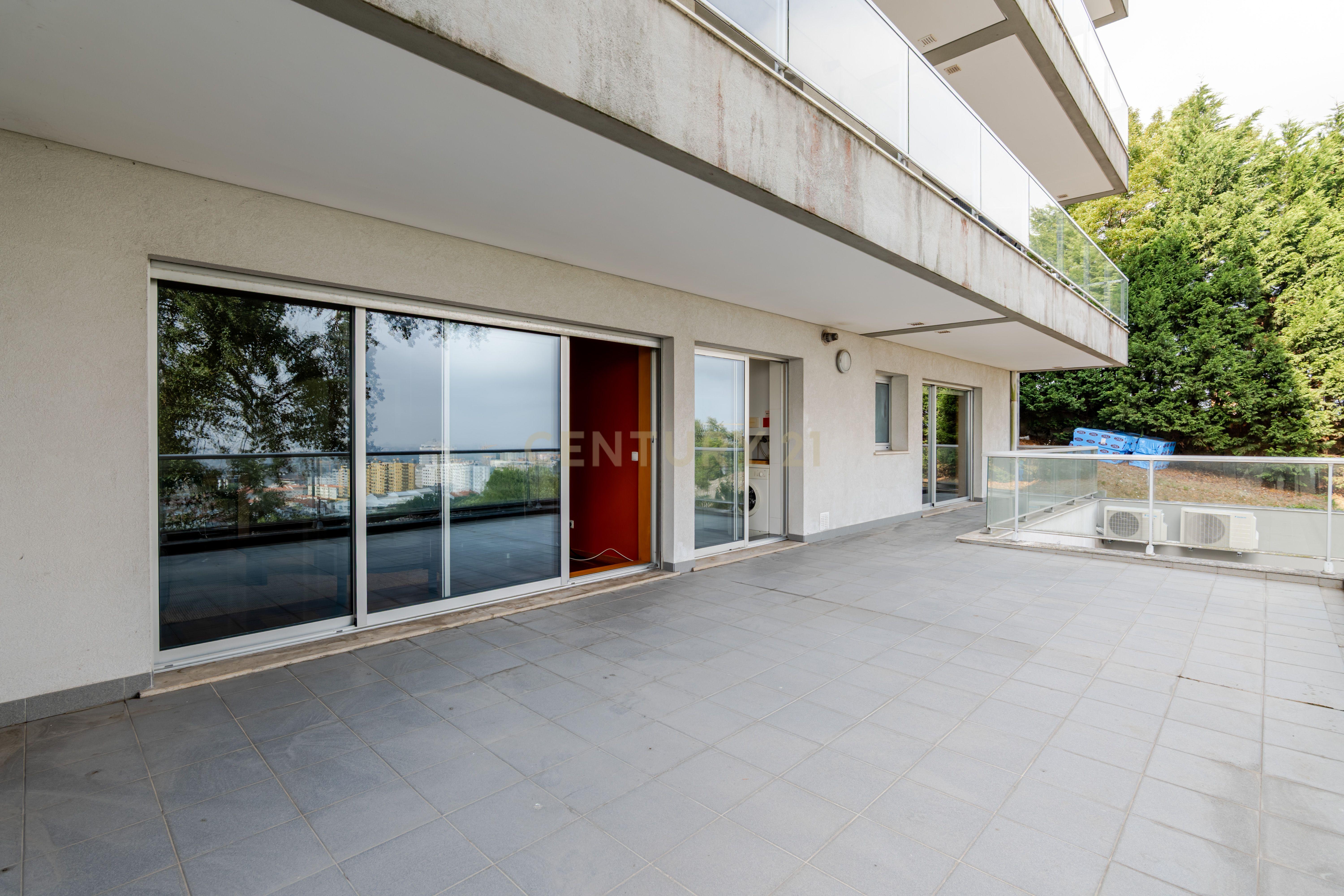 Fotografia 10 de Apartamento com Vista em Vila Nova de Gaia - Oportunidade Única na Quinta de Cravel