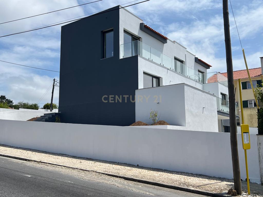 Moradia moderna T4 em construção na Rinchoa - Image 31
