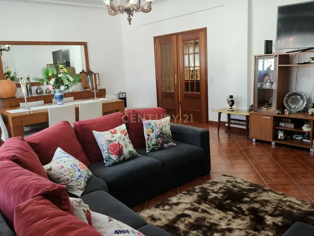 T4 em Alcains| Espaço, Localização e Funcionalidade - Image 4