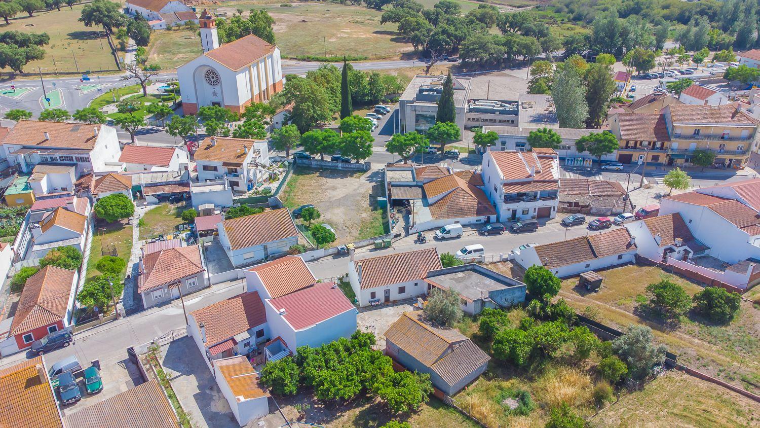Fotografia 10 de Terrenos Urbanos em Águas de Moura – Excelente Oportunidade para Habitação ou Investimento