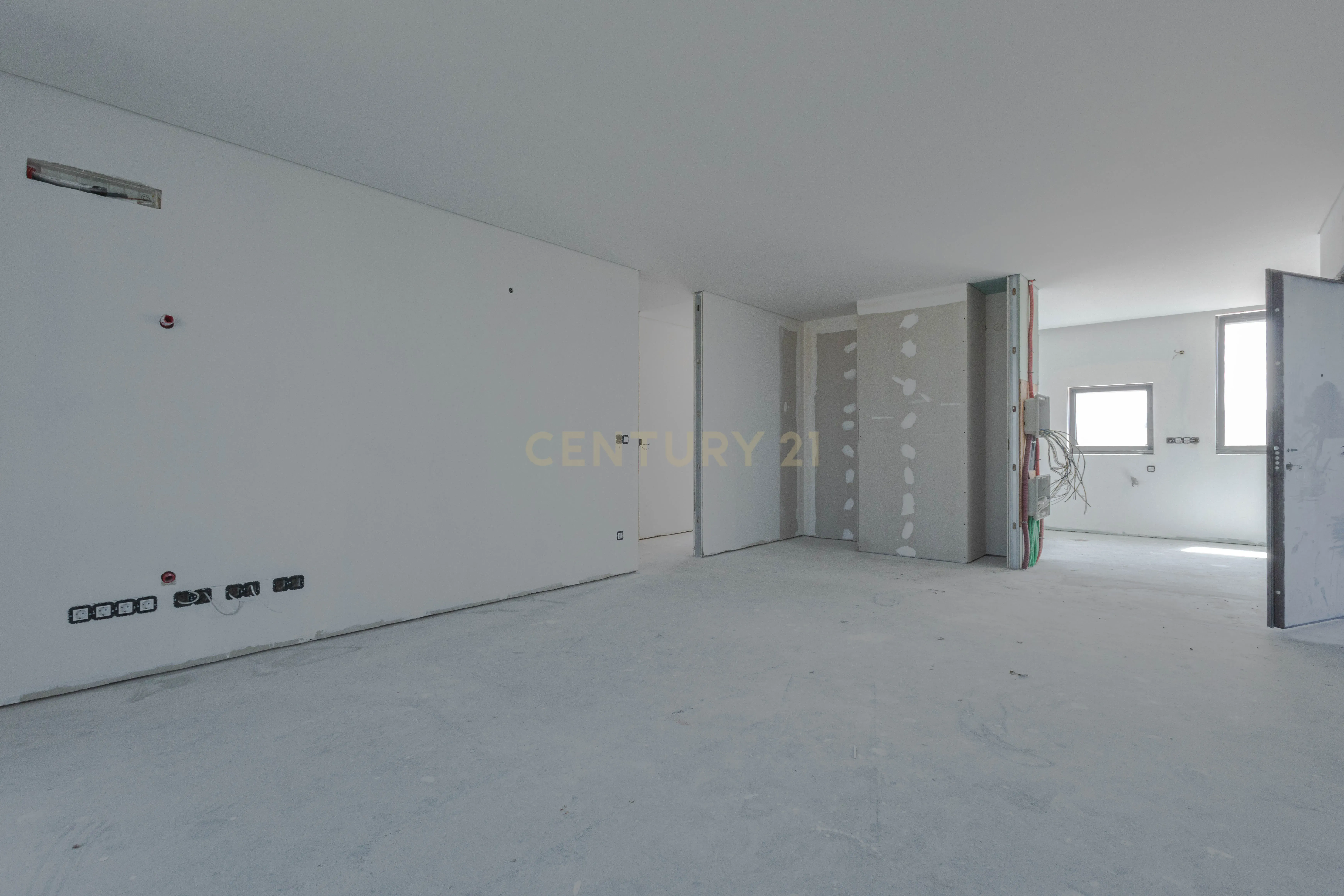 Fotografia 8 de Apartamento T2+1(T3) último piso na cobertura com vista mar, com garagem dupla e arrumos o +1 com luz direta.