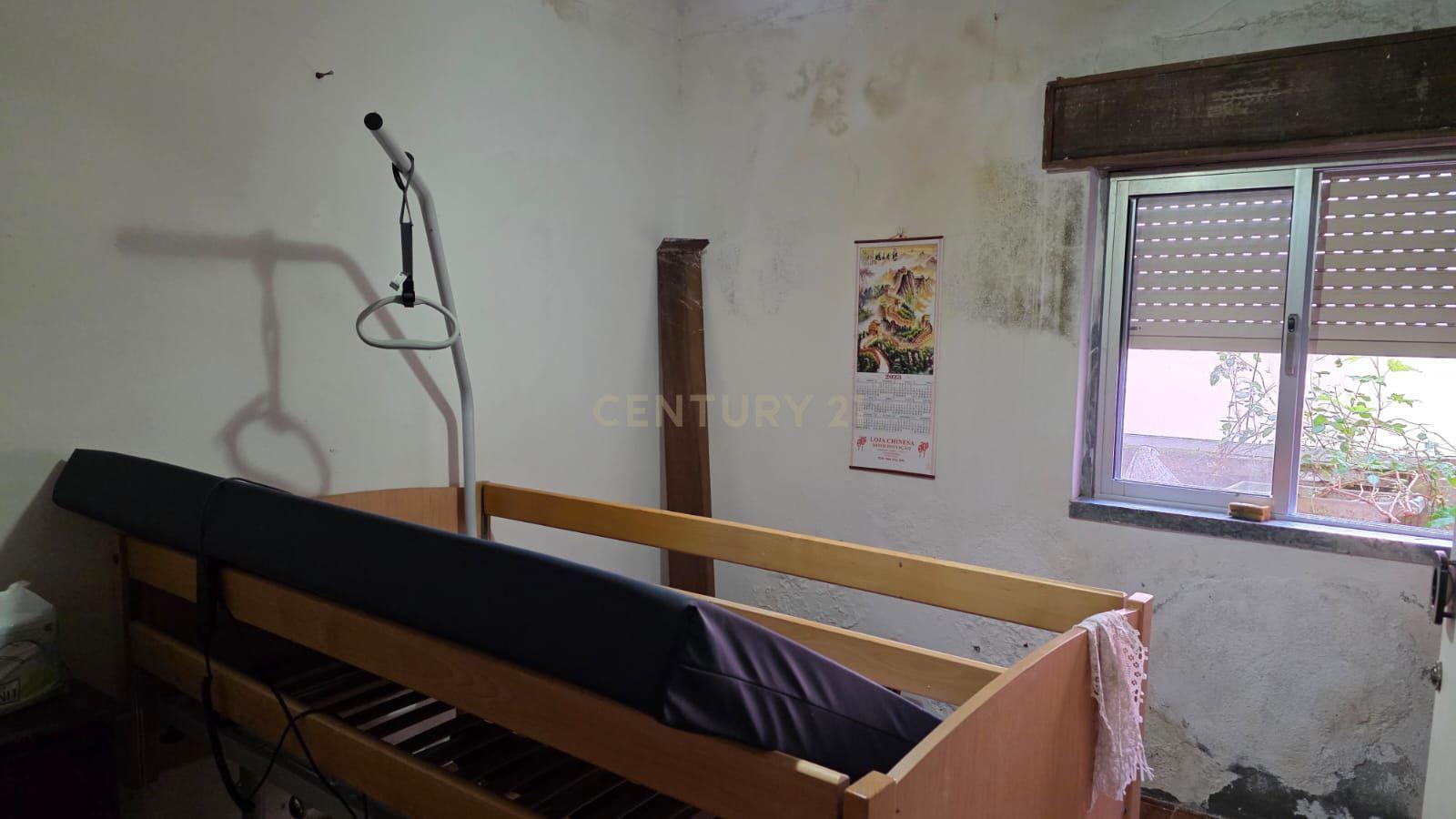Fotografia 9 de Moradia para recuperar no centro de Pombal - Oportunidade de Investimento
