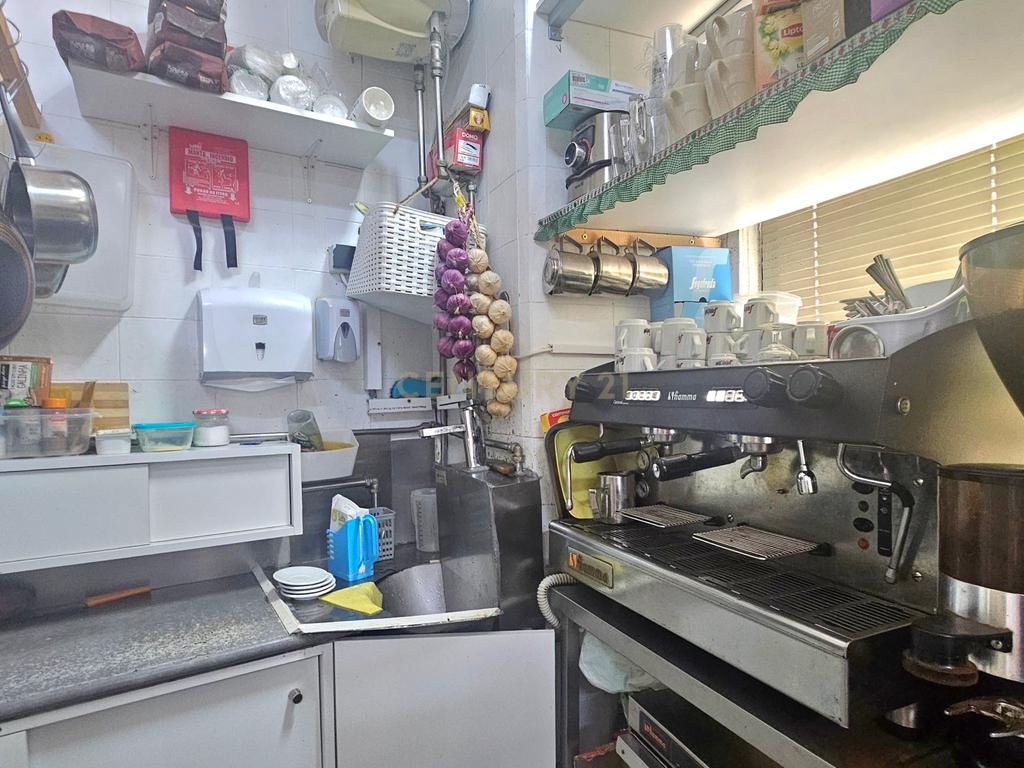 Restaurante - Snack Bar com esplanada em Lisboa - Image 7