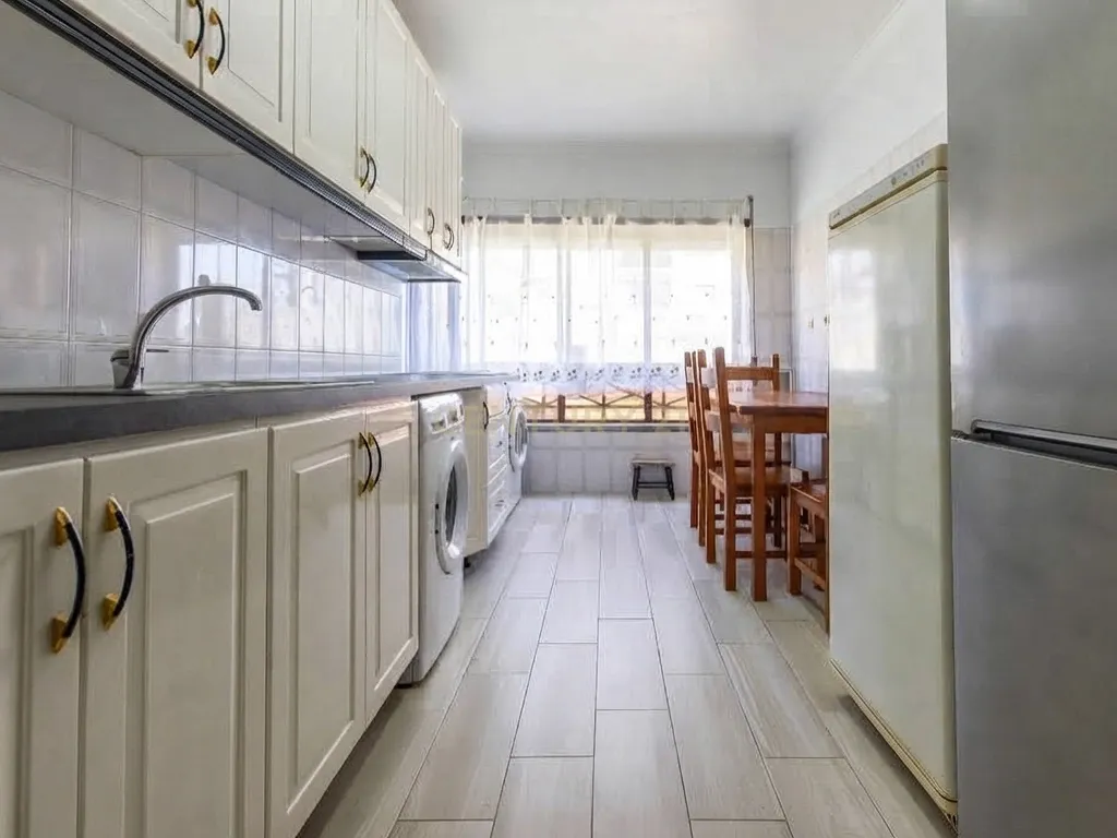 Apartamento T3 em Quinta do Conde, Sesimbra - Image 8