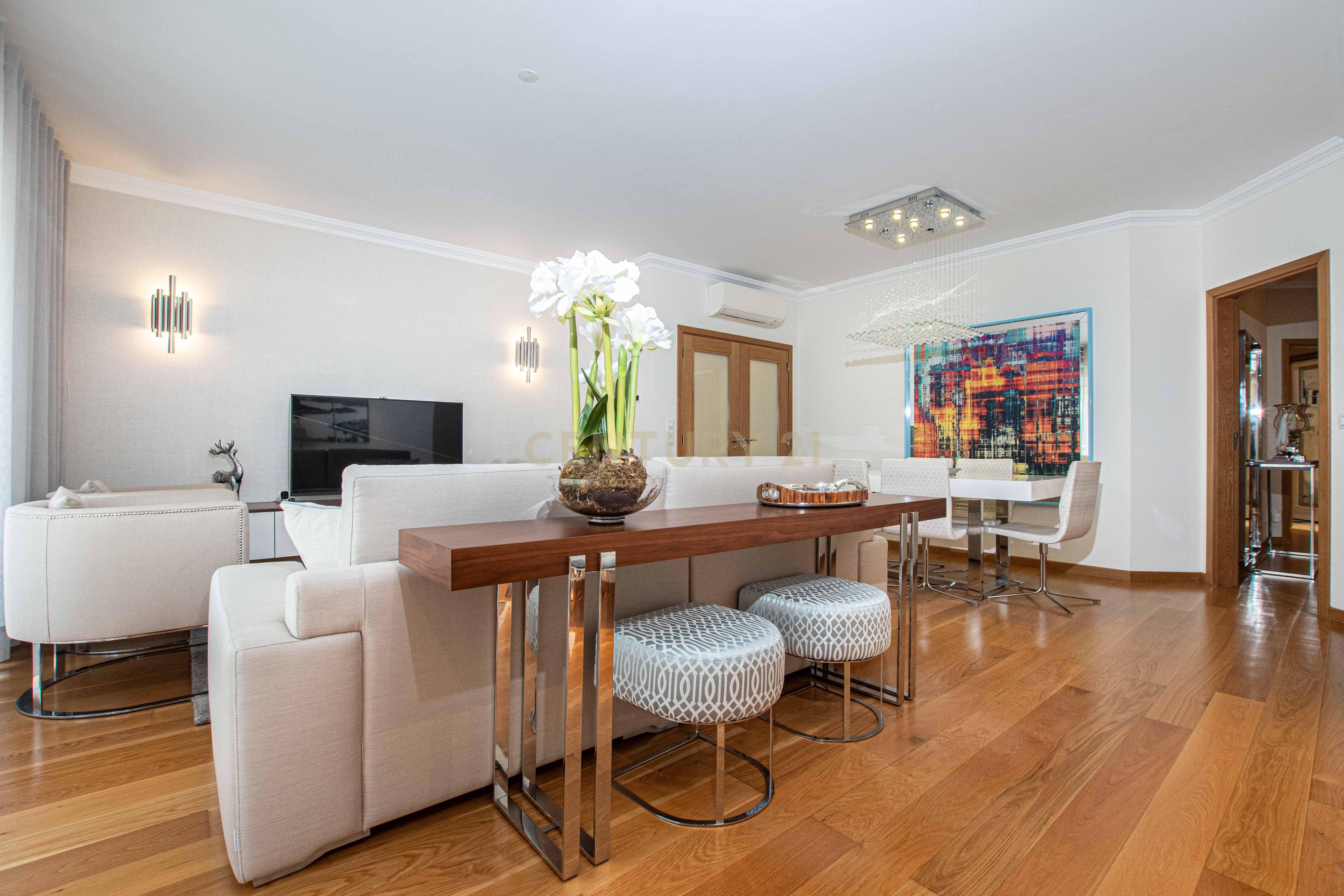 Fotografia 7 de Apartamento T3 no Areeiro – Elegância, Conforto e Localização Privilegiada