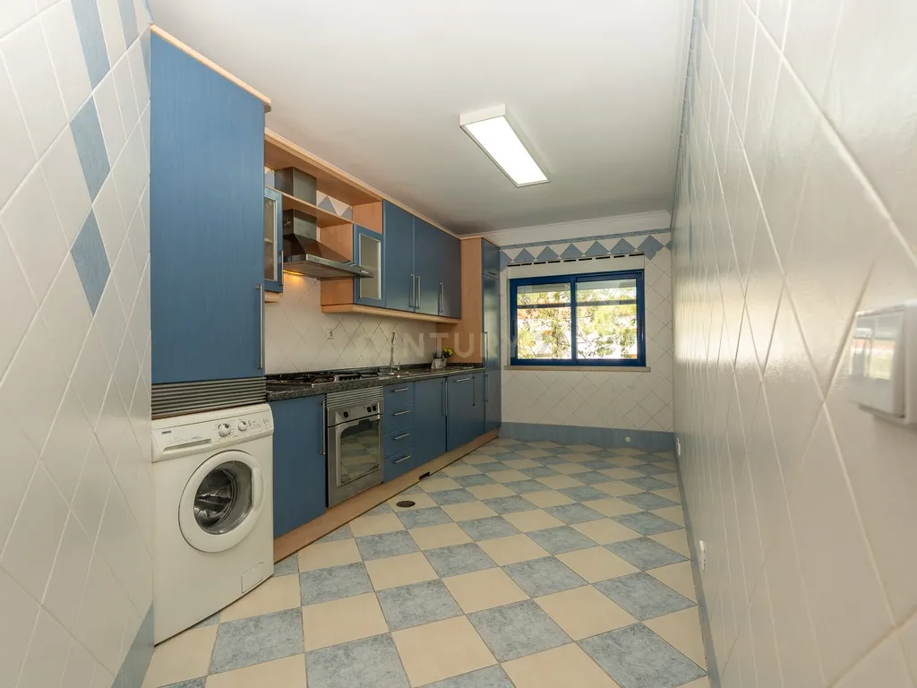 Apartamento T3 Janelas do Parque no Montijo - Image 12