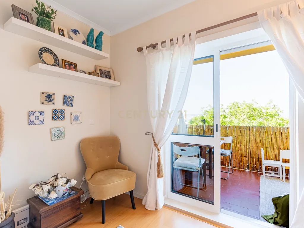 Apartamento T3 Remodelado na Horta dos Vimes - Viva com Conforto e Qualidade em Alenquer. - Image 13