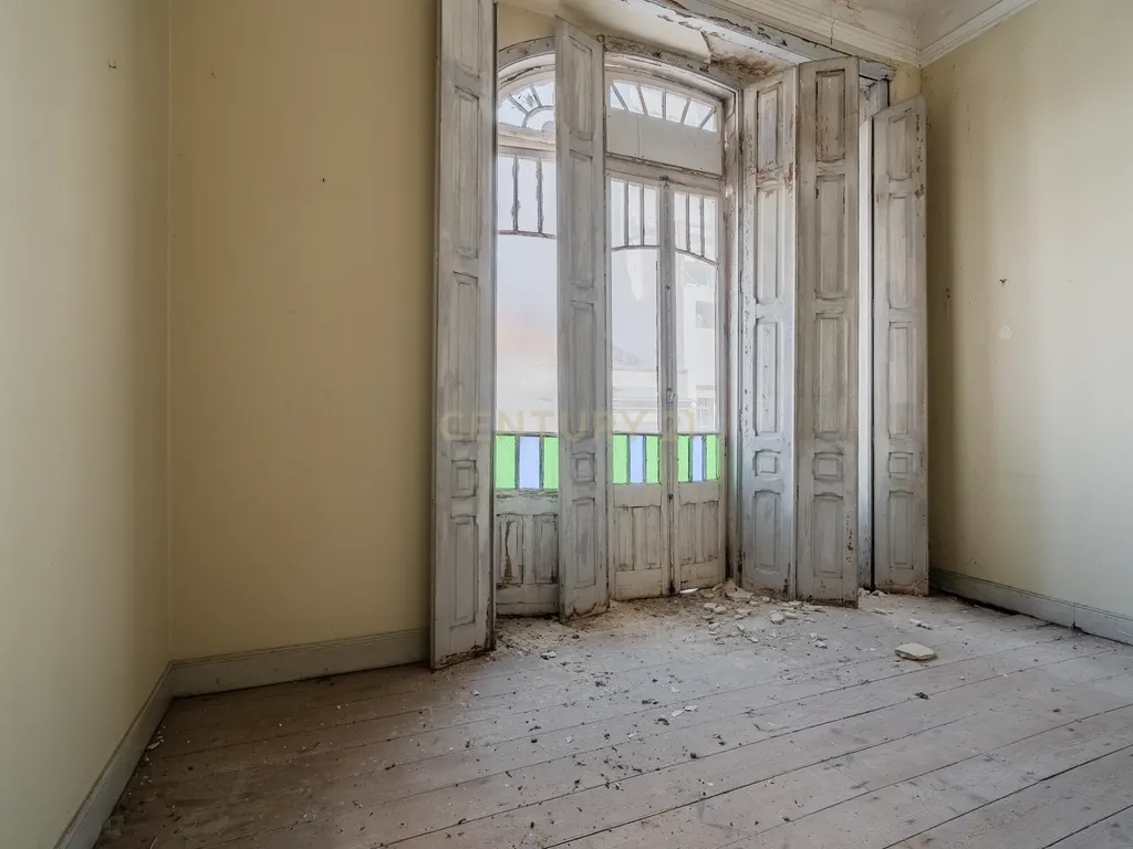 PRÉDIO PARA RECUPERAR, NO CENTRO HISTÓRICO DE PENICHE - Image 6