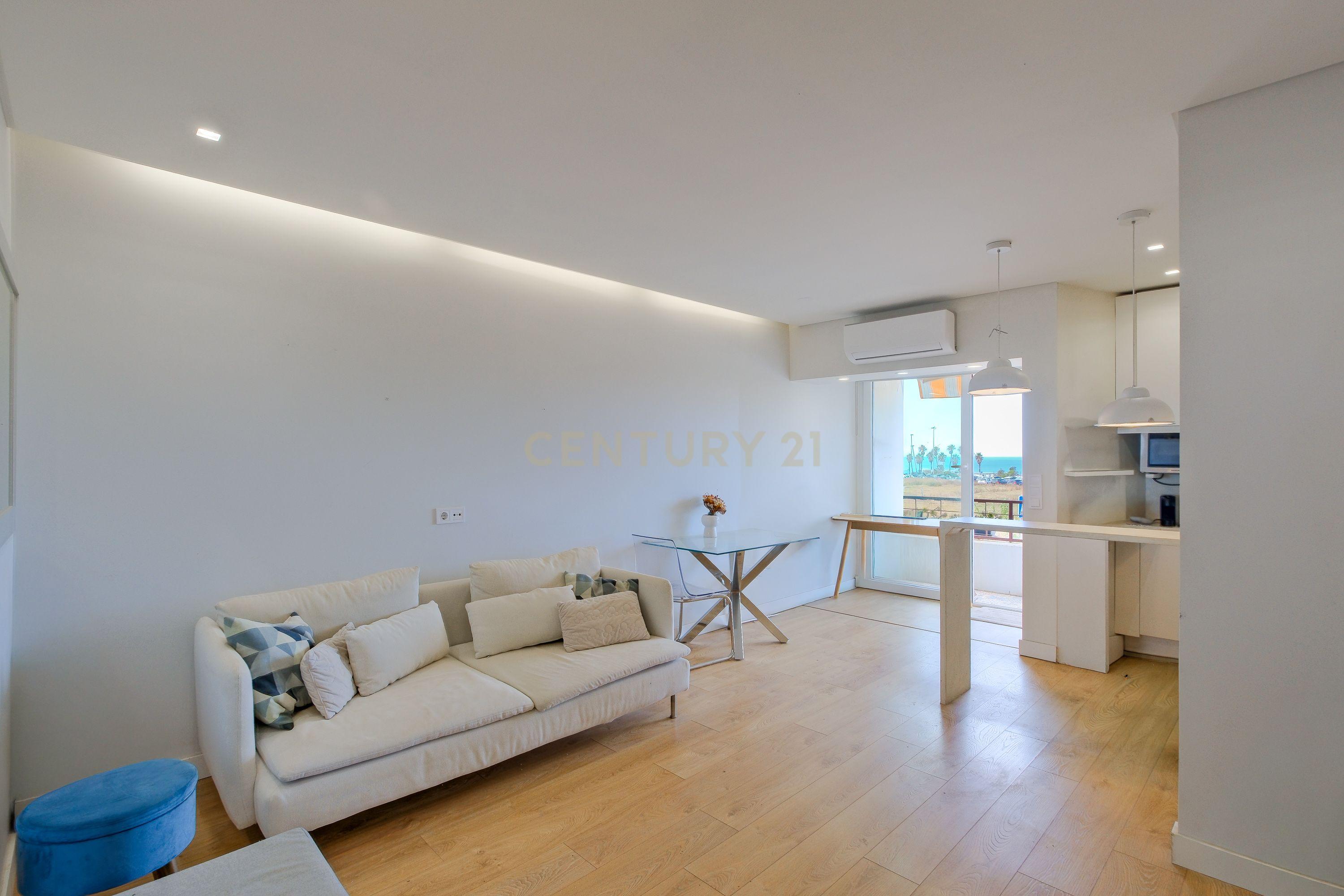 Fotografia 4 de Apartamento T1 remodelado, em Carcavelos a 2 minutos a pé da praia