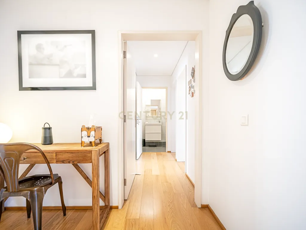 Apartamento T3 com terraço, garagem e elevador na Rua do Benformoso, em Lisboa - Image 16
