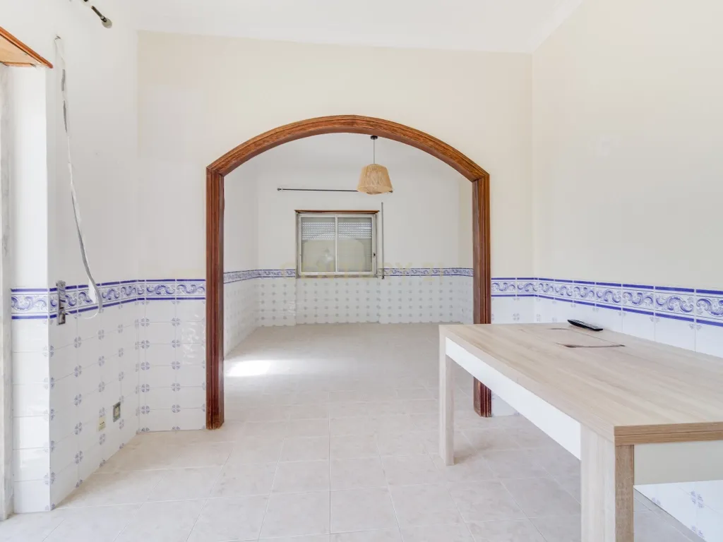 Apartamento T3 em Corroios com Varanda - Image 7