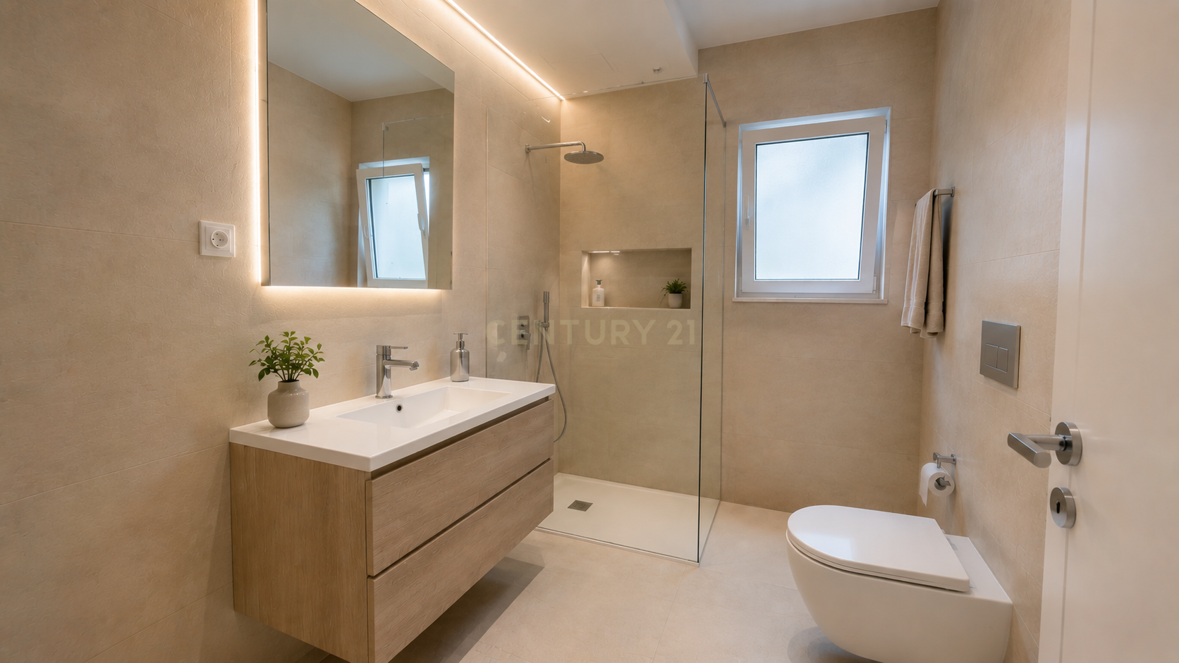 Fotografia 7 de T2 duplex, remodelado com 91 m², sotão e varanda em Pai do Vento, Cascais