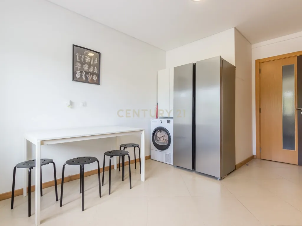 Apartamento T3 | Palhais – Barreiro | R/C – 145m2 - Image 12