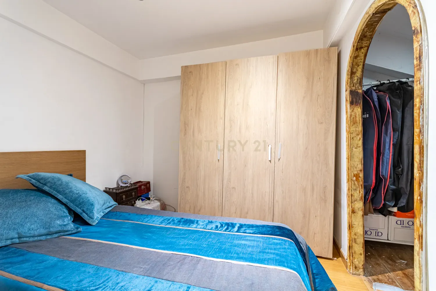 Fotografia 7 de Apartamento com enorme potencial na prestigiada zona da Lapa / Estrela