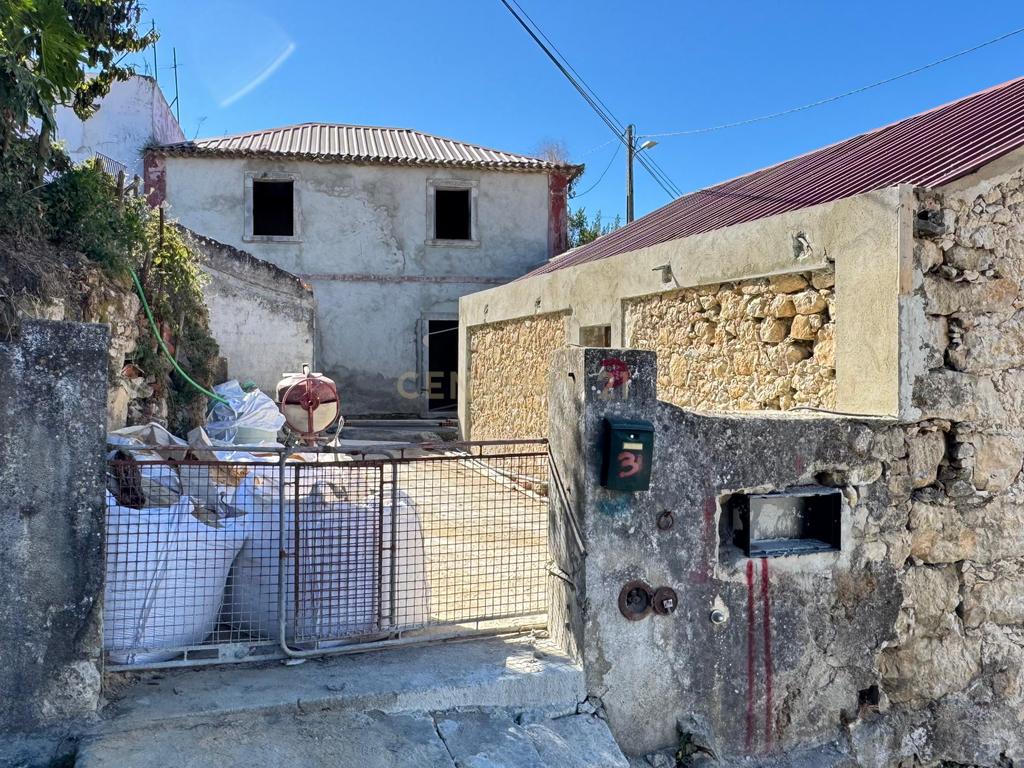 Uma casa com alma, onde a história ganha uma nova vida. - Image 2