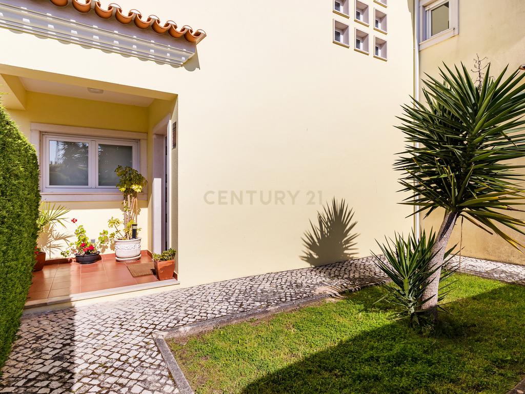 Moradia Geminada T3 com Jardim Privativo e Vista para o Parque Natural – Murches - Image 29