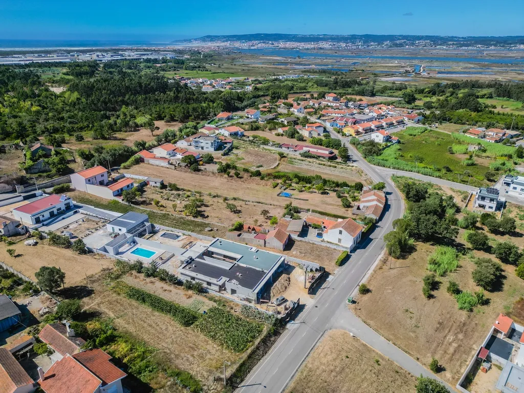 Moradia geminada em construção, com piscina e jardim na Boavista, Lavos, Figueira da Foz. - Image 16