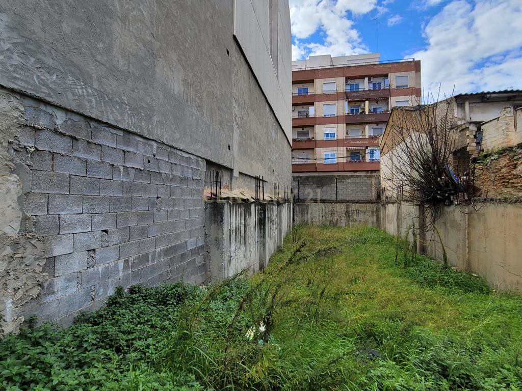 Grande lote urbano em Valência - Image 3