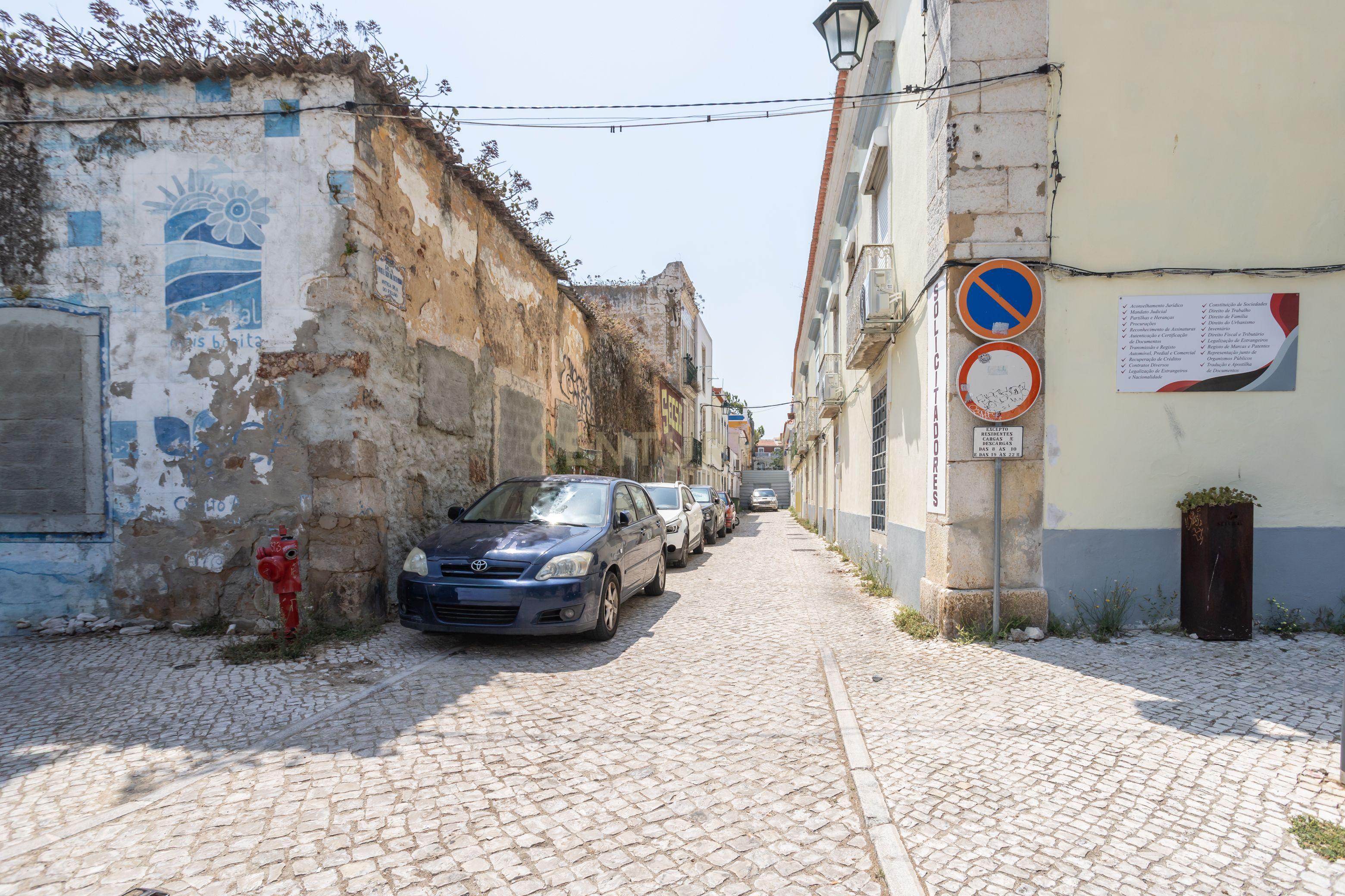 Fotografia 2 de Prédio de Charme Totalmente Renovado no Coração da Baixa de Setúbal – Investimento de Excelência