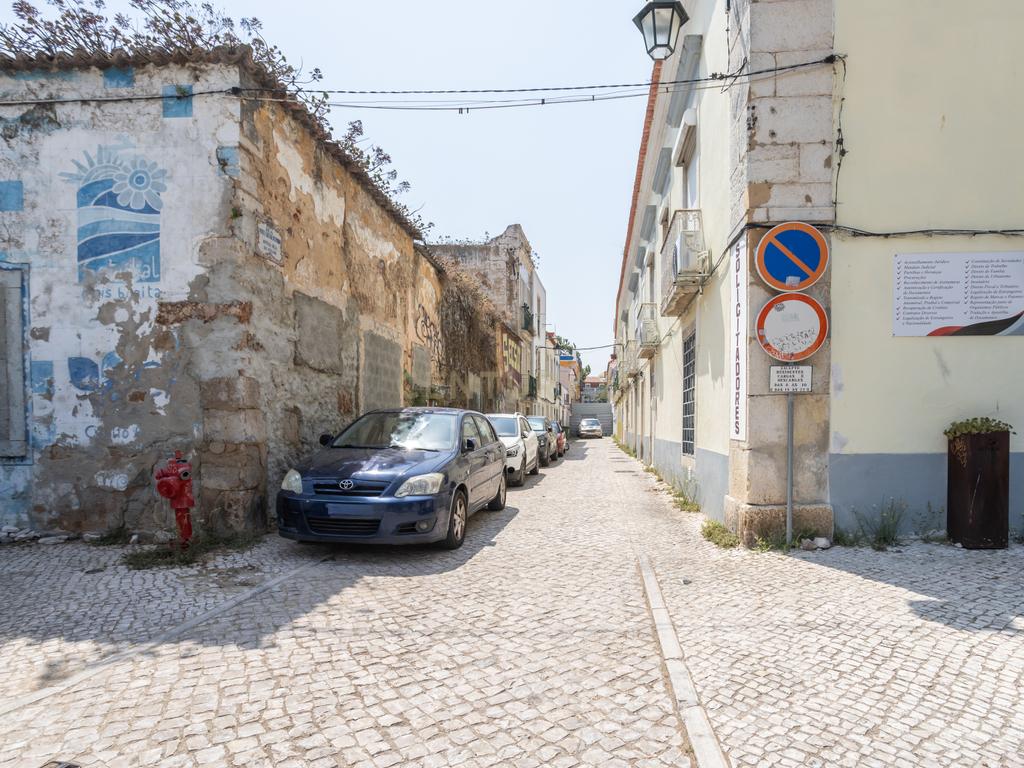 Prédio de Charme Totalmente Renovado no Coração da Baixa de Setúbal – Investimento de Excelência - Image 2