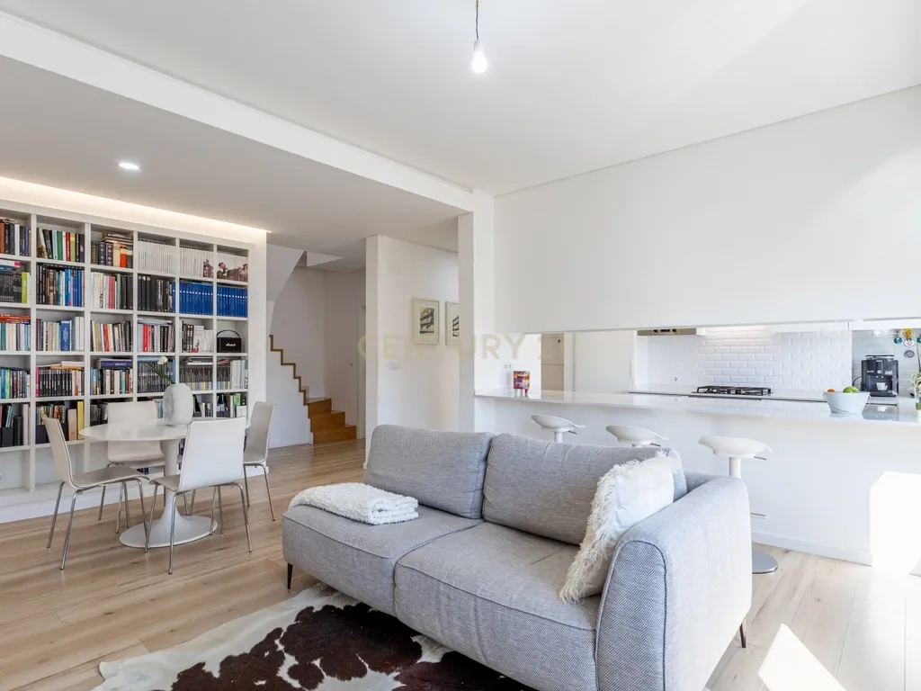 Apartamento T2 transformado em T3 com charme único em Alvalade - Image 4