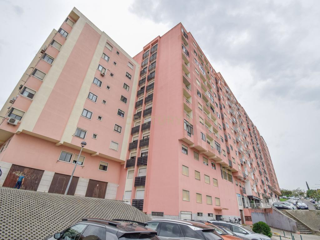 T2 totalmente remodelado em São Marcos com vista desafogada - Image 24