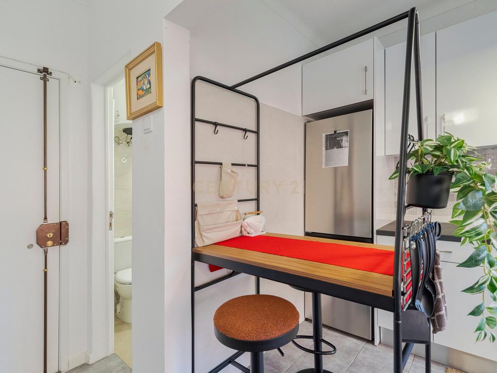 Apartamento T-0 convertido em T- 1 - Image 6