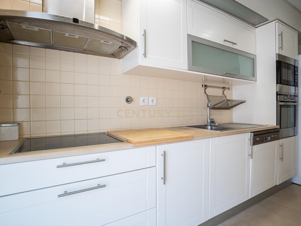 Apartamento T1 Moderno nas Avenidas Novas, Lisboa mobilado, com ar condicionado e garagem - Image 19