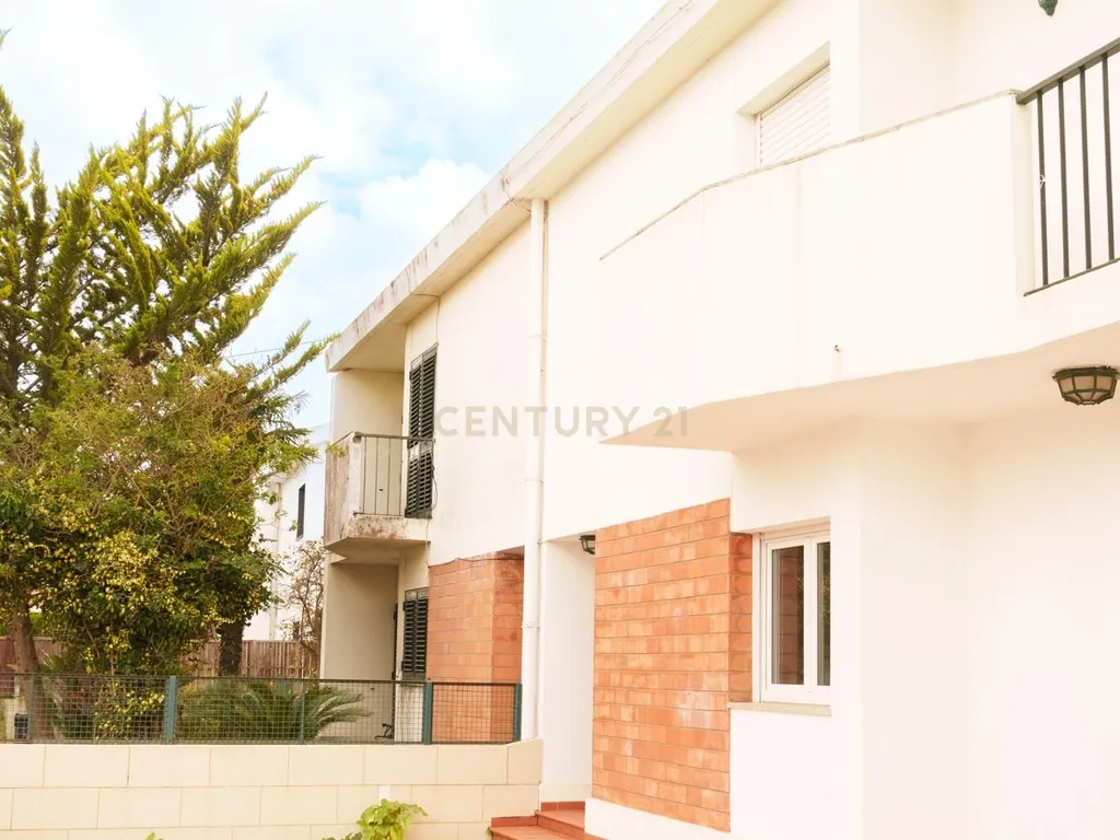 Espetacular moradia T5 em Oeiras- Alto da Barra com Jardim, Terraço e tudo pertinho de si! - Image 3