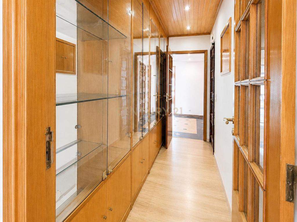 Apartamento T4 com elevador na Rua José Estêvão, Arroios, Lisboa - Image 27