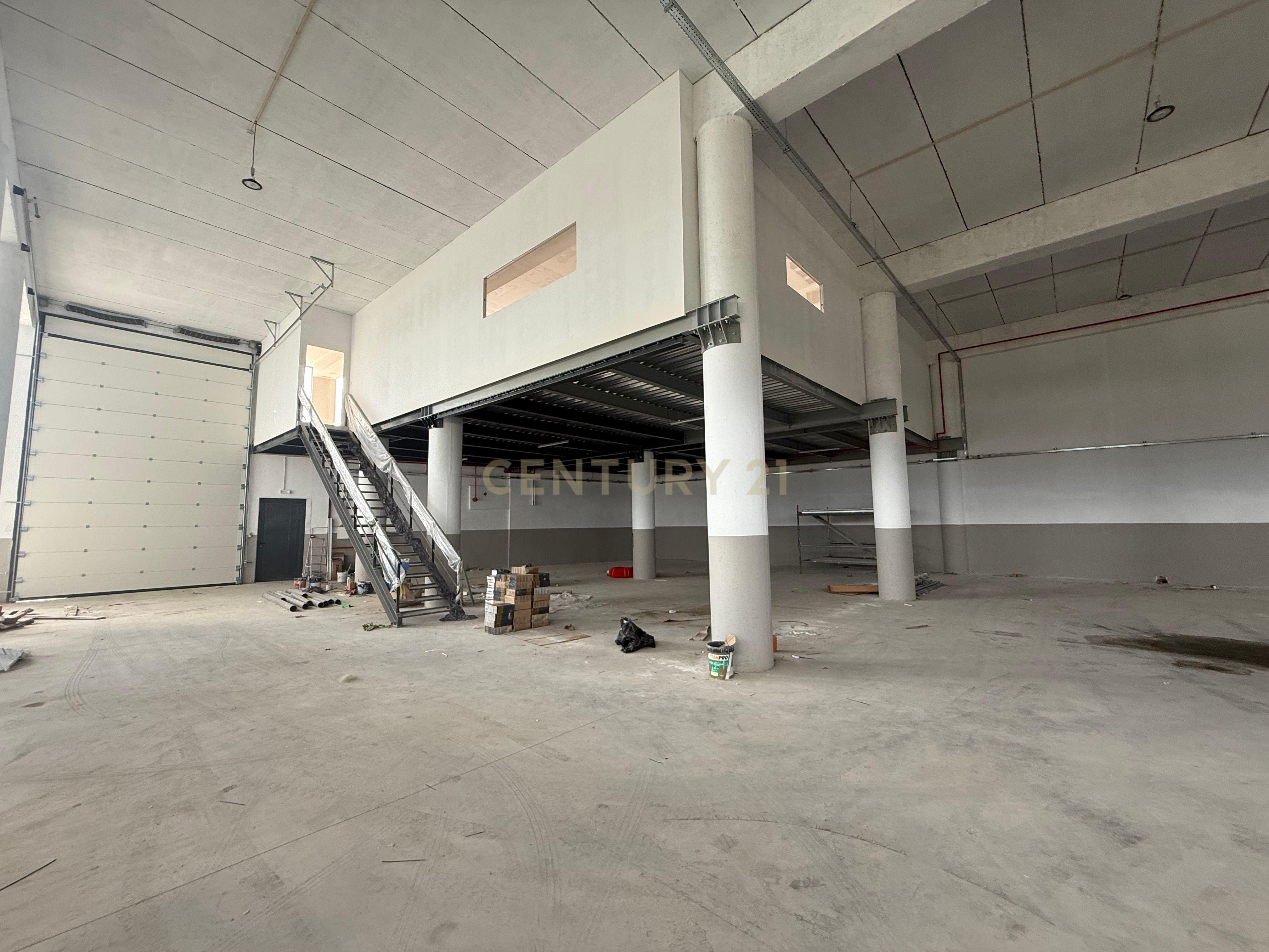 Fotografia 9 de ARMAZÉM INDUSTRIAL | SANTO TIRSO | INVESTIMENTO / LOGÍSTICA / COMÉRCIO E INDÚSTRIA