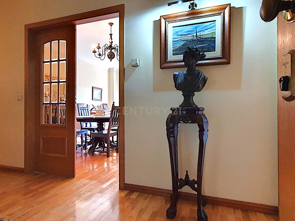 Apartamento T2 Centro da Cidade I  Garagem I Elevador - Image 4