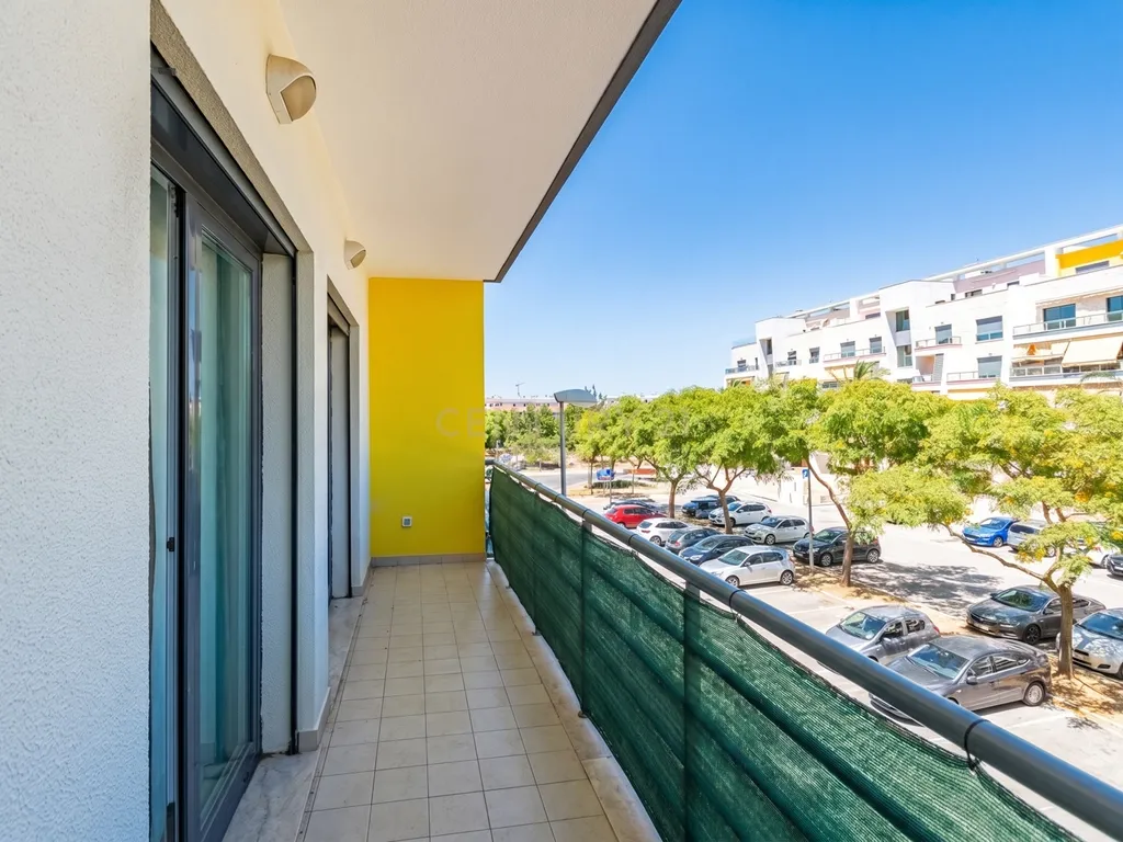 Apartamento T3 com Parqueamento e Arrecadação | Montijo - Image 7